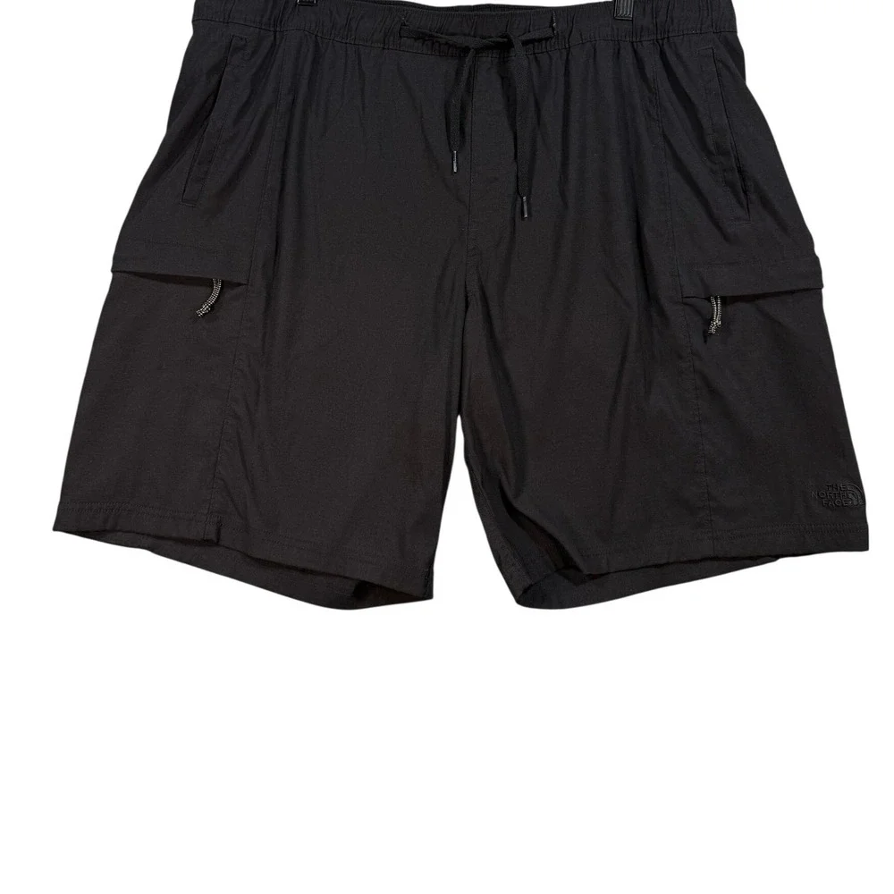 The North Face Mens Black Cargo Shorts XXL Elastic Waist Hiking Utility Shorts
